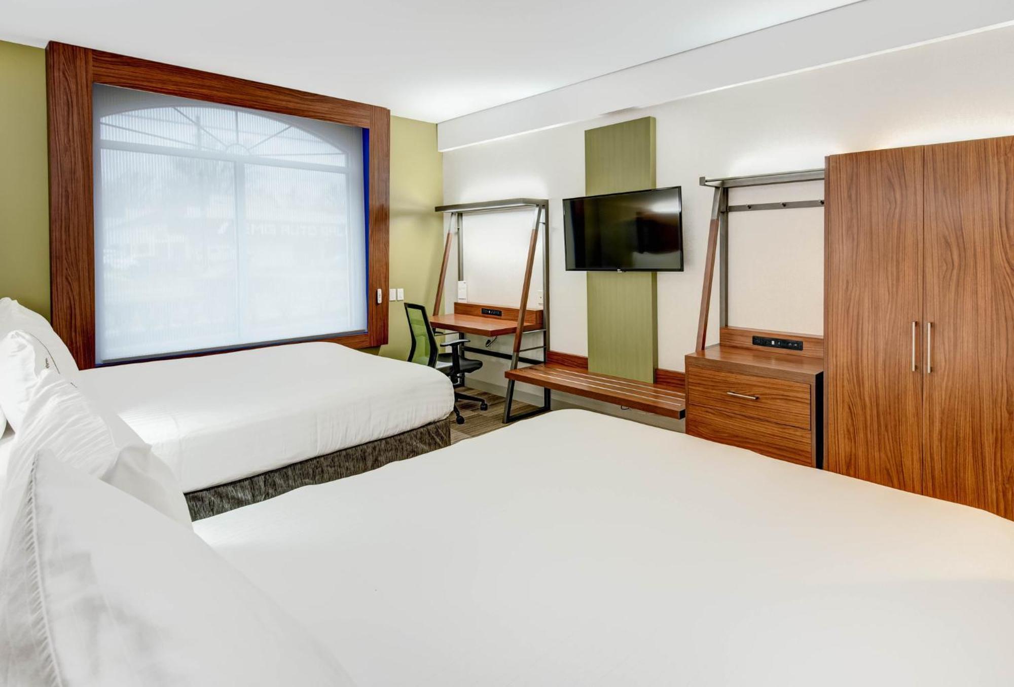 Holiday Inn Express Woodbridge By Ihg Avenel Exterior photo